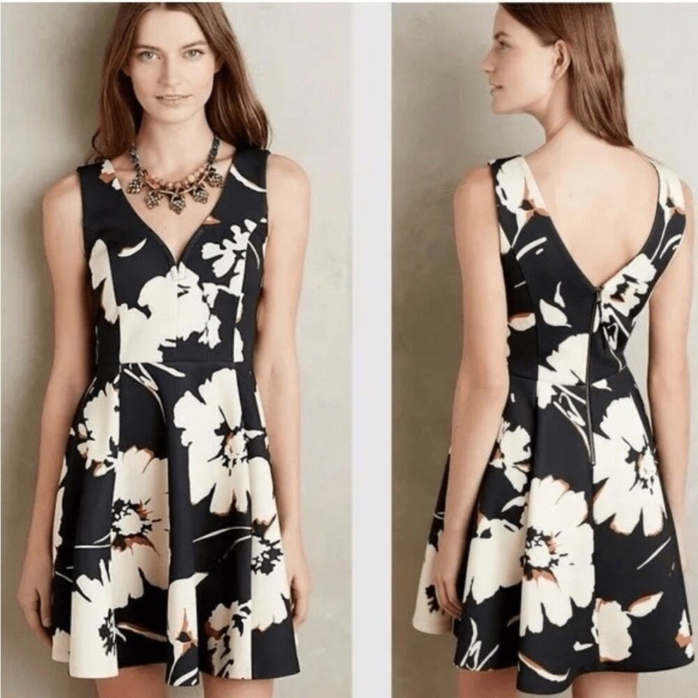 ANTHROPOLOGIE Maeve Amory Scuba Dress Fit & Flare Floral Black Cream 14 V Neck